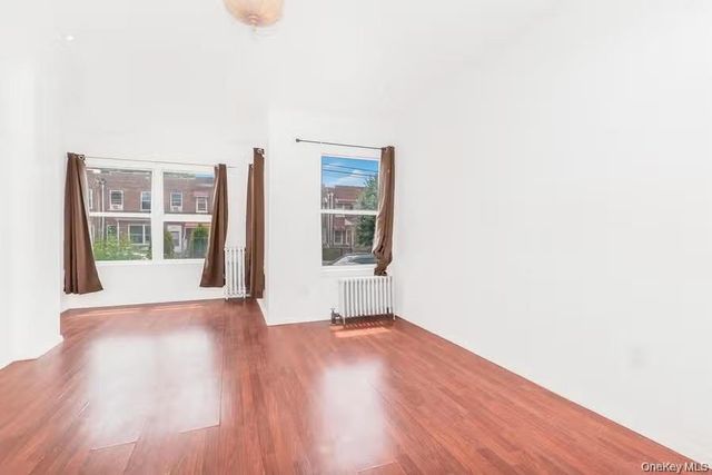 951 E 221st Street, Bronx, NY 10469
