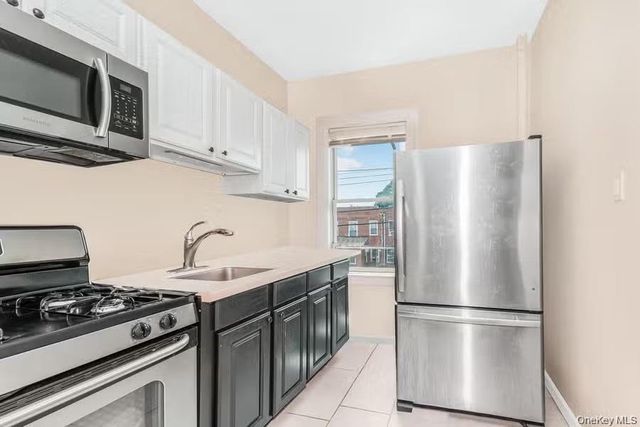 951 E 221st Street, Bronx, NY 10469