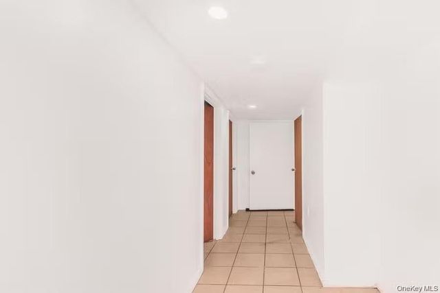 951 E 221st Street, Bronx, NY 10469