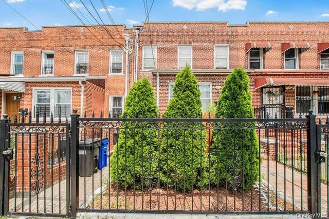 951 E 221st Street, Bronx, NY 10469