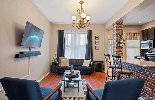 951 E 221st Street, Bronx, NY 10469