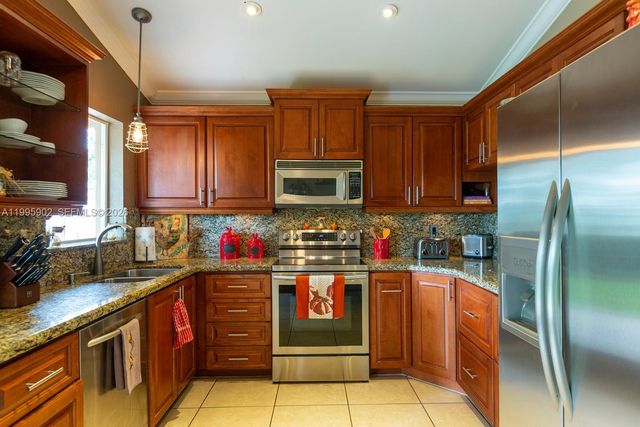 1190 SW 108th Way, Davie, FL 33324