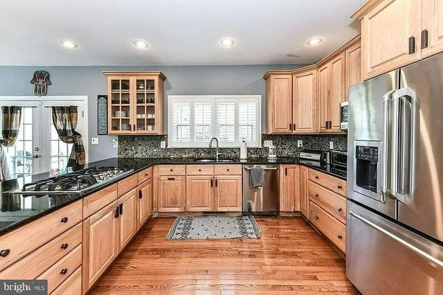 1088 SAFA ST, Herndon, VA 20170