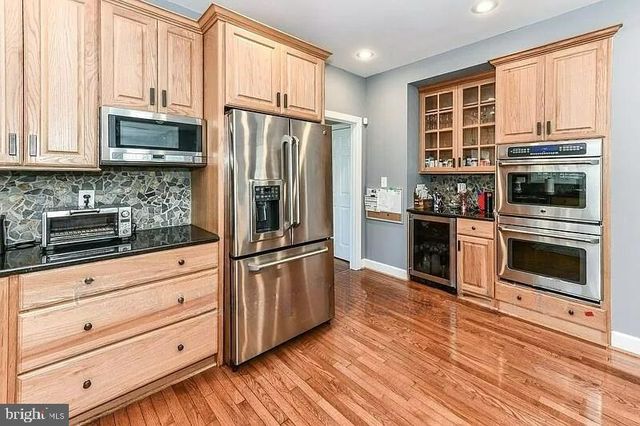 1088 SAFA ST, Herndon, VA 20170