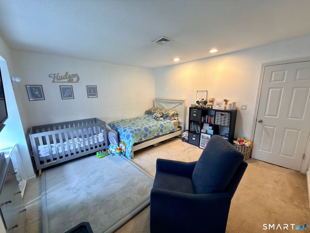 101 Summerhill Road 101, Wallingford, CT 06492