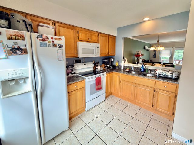 101 Summerhill Road 101, Wallingford, CT 06492