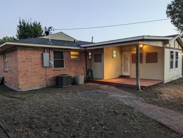 1817 Belmont Street, Mesquite, TX 75149