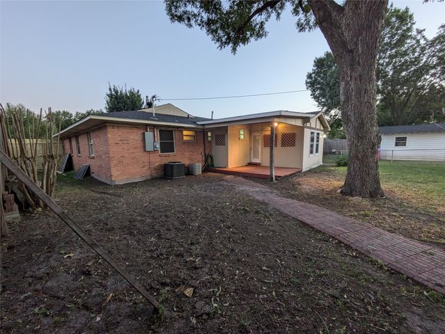 1817 Belmont Street, Mesquite, TX 75149