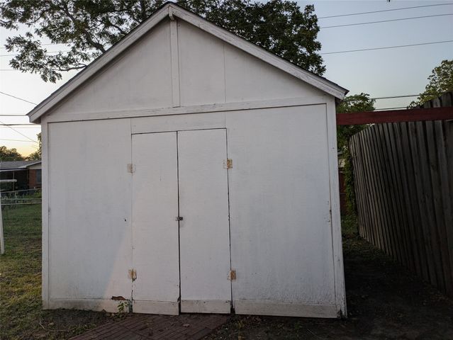 1817 Belmont Street, Mesquite, TX 75149