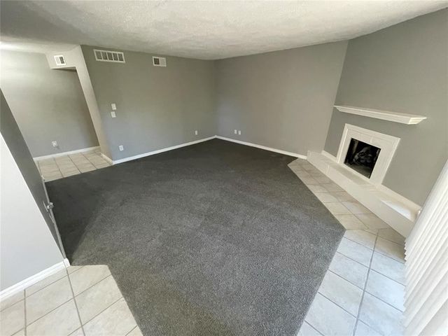 6724 N Meridian Avenue B, Oklahoma City, OK 73116