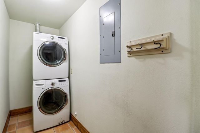 1217 Cherry Mountain LOOP, Fredericksburg, TX 78624