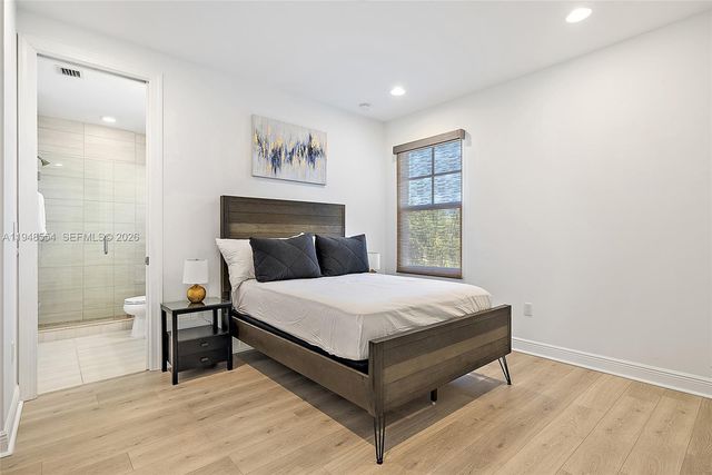 165 Bonnette Hunt Club Ln, Palm Beach Gardens, FL 33418