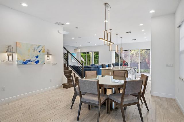 165 Bonnette Hunt Club Ln, Palm Beach Gardens, FL 33418