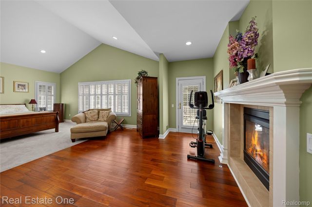 1937 Carsons Cove, Commerce Charter Township, MI 48390