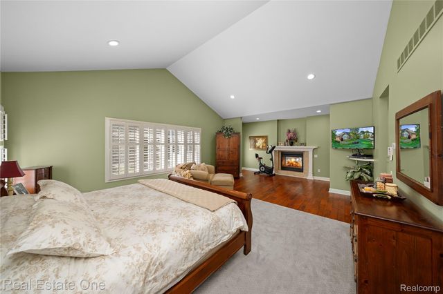 1937 Carsons Cove, Commerce Charter Township, MI 48390