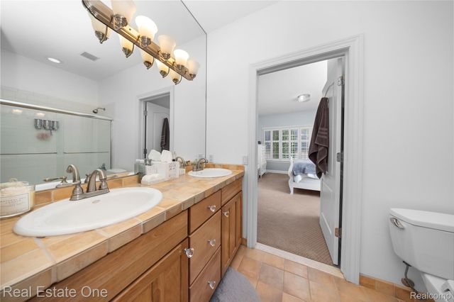1937 Carsons Cove, Commerce Charter Township, MI 48390