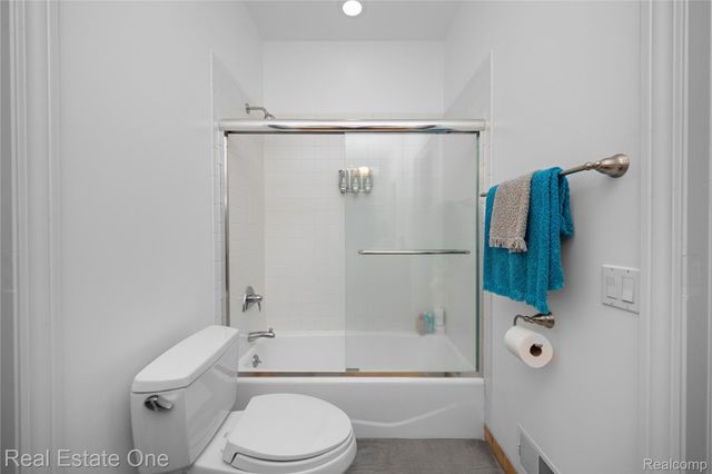 1937 Carsons Cove, Commerce Charter Township, MI 48390