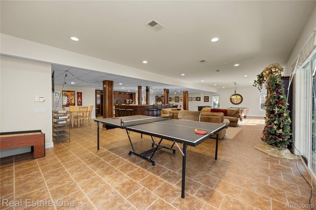 1937 Carsons Cove, Commerce Charter Township, MI 48390