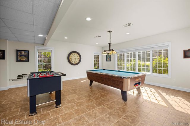 1937 Carsons Cove, Commerce Charter Township, MI 48390