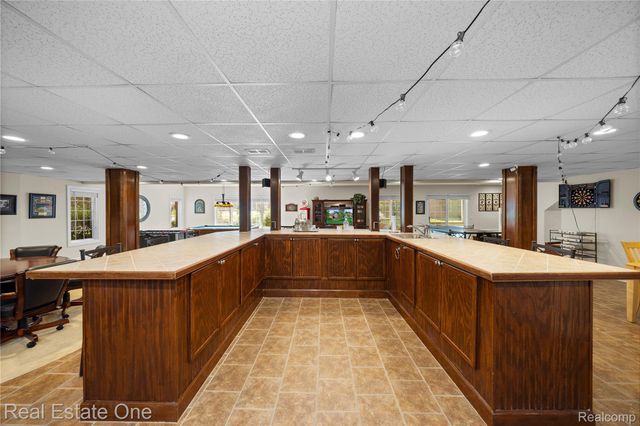 1937 Carsons Cove, Commerce Charter Township, MI 48390