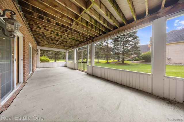 1937 Carsons Cove, Commerce Charter Township, MI 48390