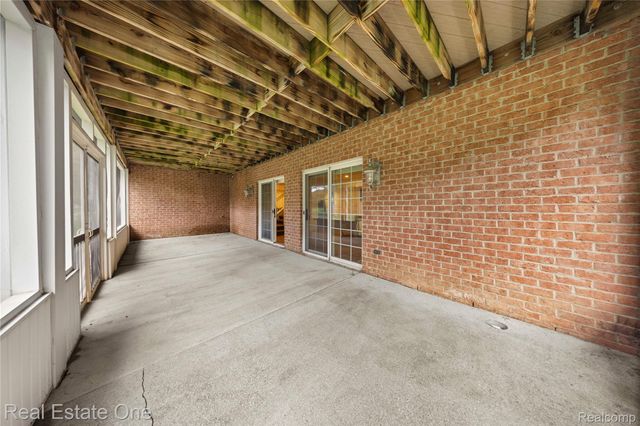 1937 Carsons Cove, Commerce Charter Township, MI 48390