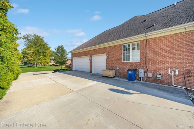 1937 Carsons Cove, Commerce Charter Township, MI 48390