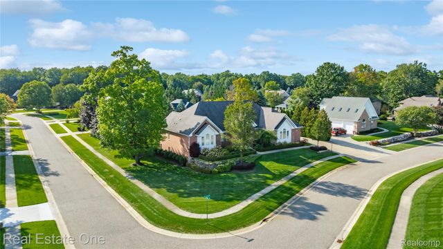 1937 Carsons Cove, Commerce Charter Township, MI 48390