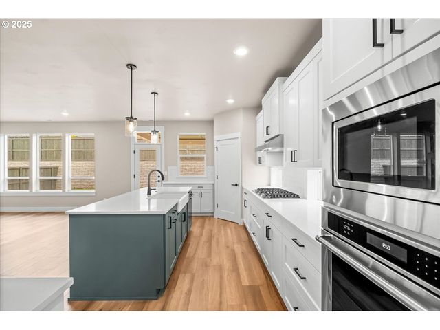 7236 Se BENEDICT St, Hillsboro, OR 97123