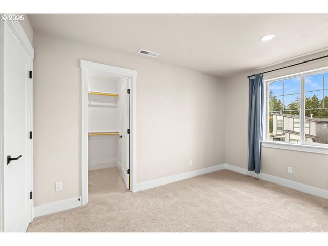 7236 Se BENEDICT St, Hillsboro, OR 97123