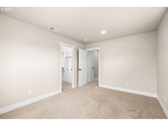 7236 Se BENEDICT St, Hillsboro, OR 97123