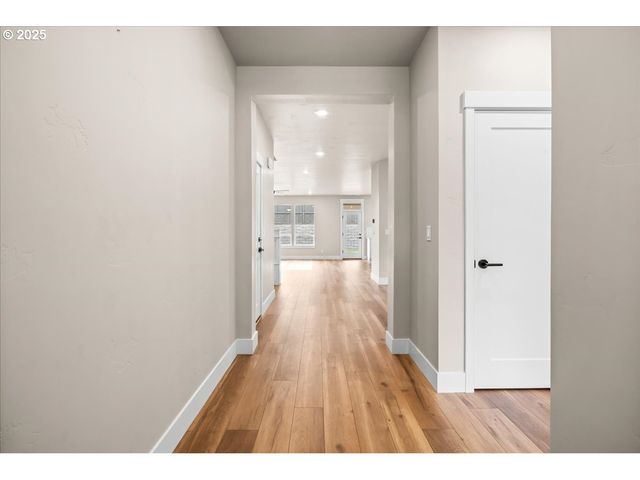 7236 Se BENEDICT St, Hillsboro, OR 97123