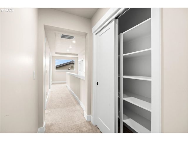 7236 Se BENEDICT St, Hillsboro, OR 97123