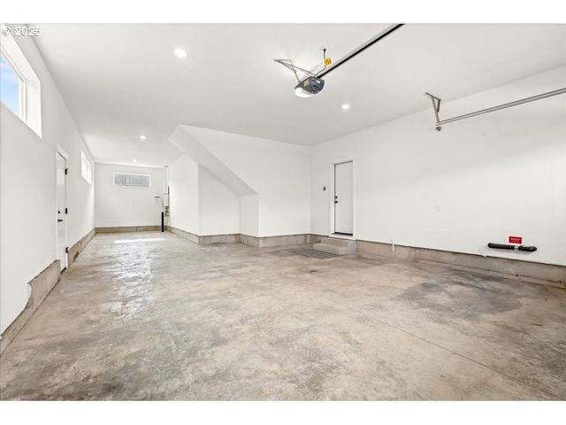 7236 Se BENEDICT St, Hillsboro, OR 97123