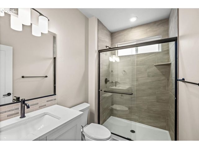 7236 Se BENEDICT St, Hillsboro, OR 97123