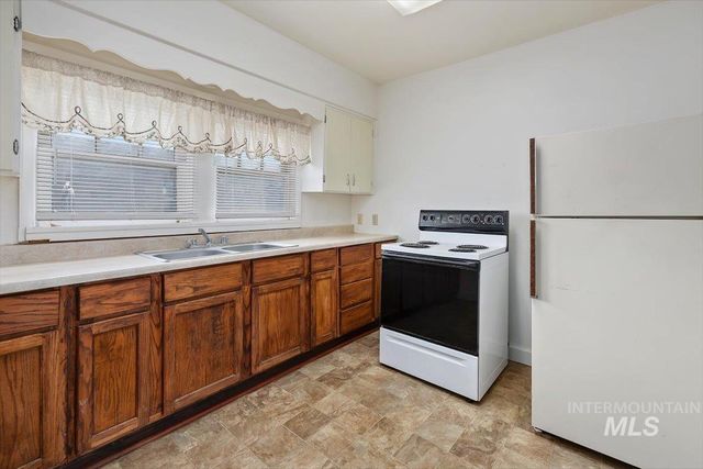 201 Locust Street South, Twin Falls, ID 83301