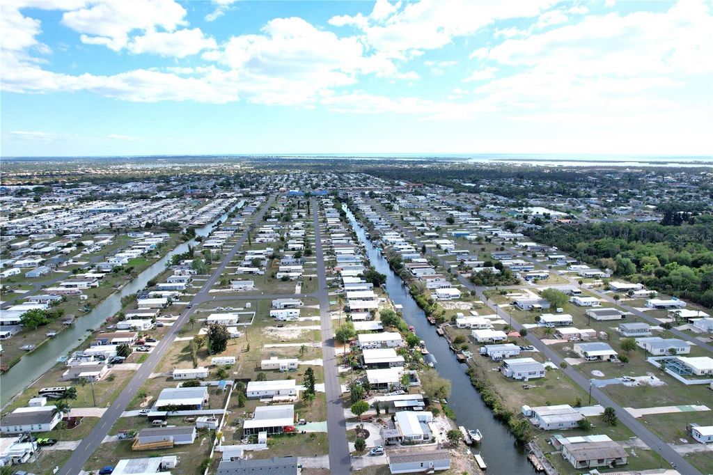 Image 11 of property listing at 1276 SEAGULL DRIVE, Englewood, FL 34224