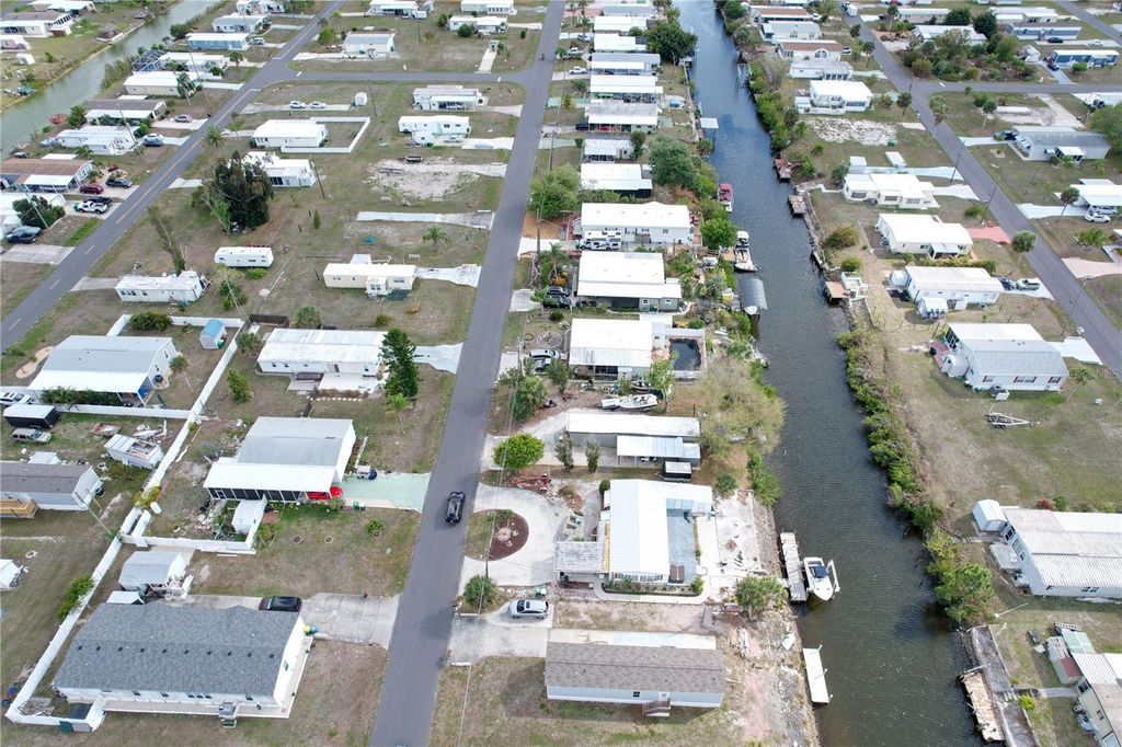 Image 14 of property listing at 1276 SEAGULL DRIVE, Englewood, FL 34224