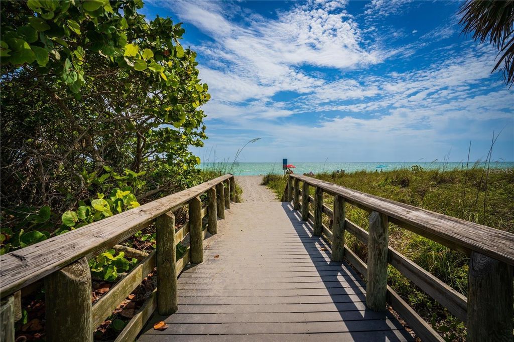 Image 18 of property listing at 1276 SEAGULL DRIVE, Englewood, FL 34224