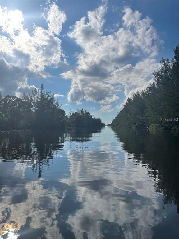 Image 26 of property listing at 1276 SEAGULL DRIVE, Englewood, FL 34224