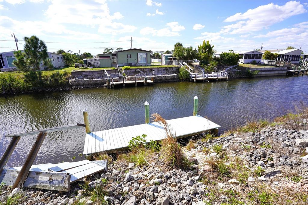 Image 7 of property listing at 1276 SEAGULL DRIVE, Englewood, FL 34224