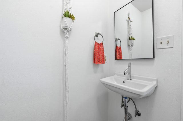 3907 Cresthill DR, Austin, TX 78731