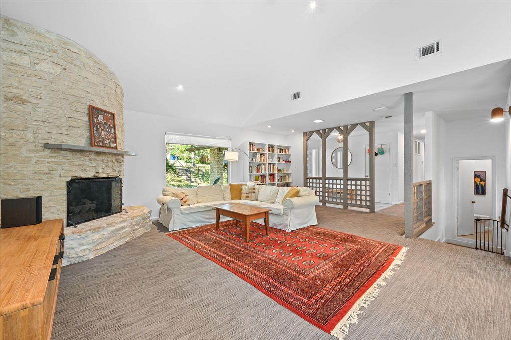 3907 Cresthill DR, Austin, TX 78731