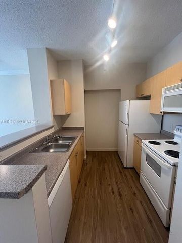 1900 Van Buren St 120B, Hollywood, FL 33020