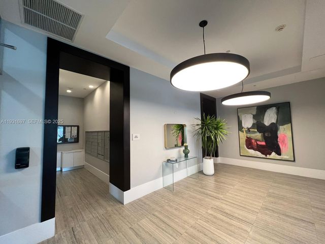 140 S Dixie Hwy 507, Hollywood, FL 33020