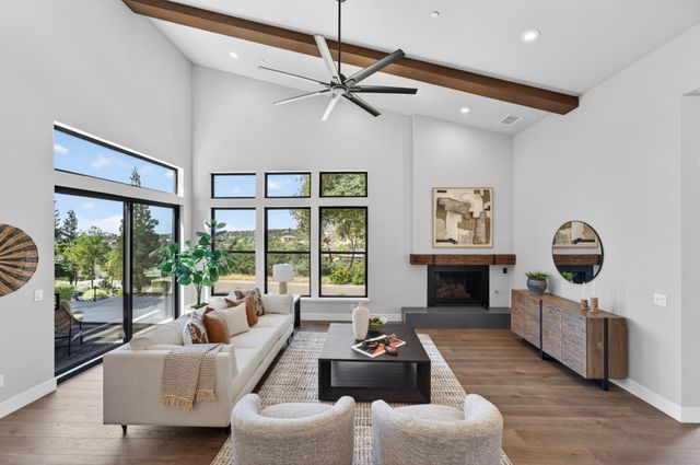 1700 Ridgeview Cir, Auburn, CA 95603