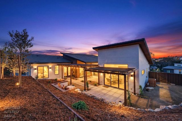 1700 Ridgeview Cir, Auburn, CA 95603