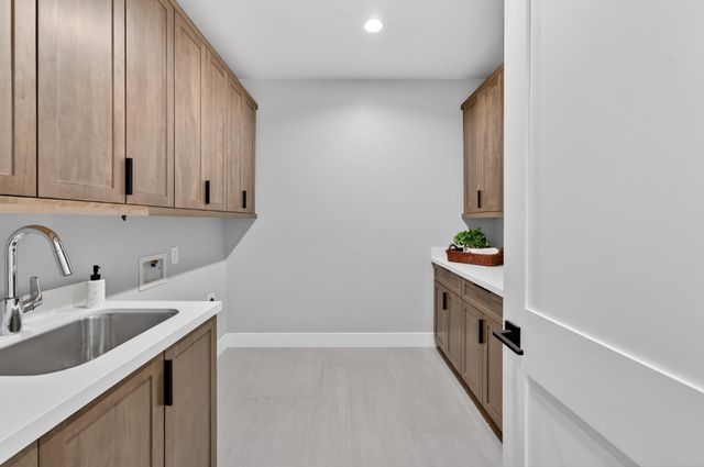 1700 Ridgeview Cir, Auburn, CA 95603