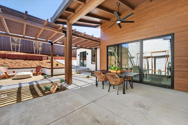 1700 Ridgeview Cir, Auburn, CA 95603