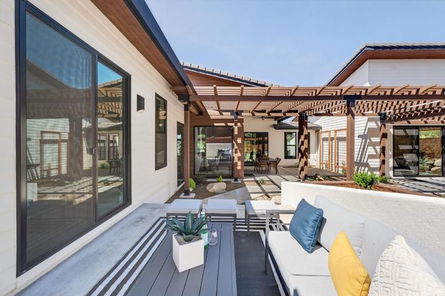 1700 Ridgeview Cir, Auburn, CA 95603